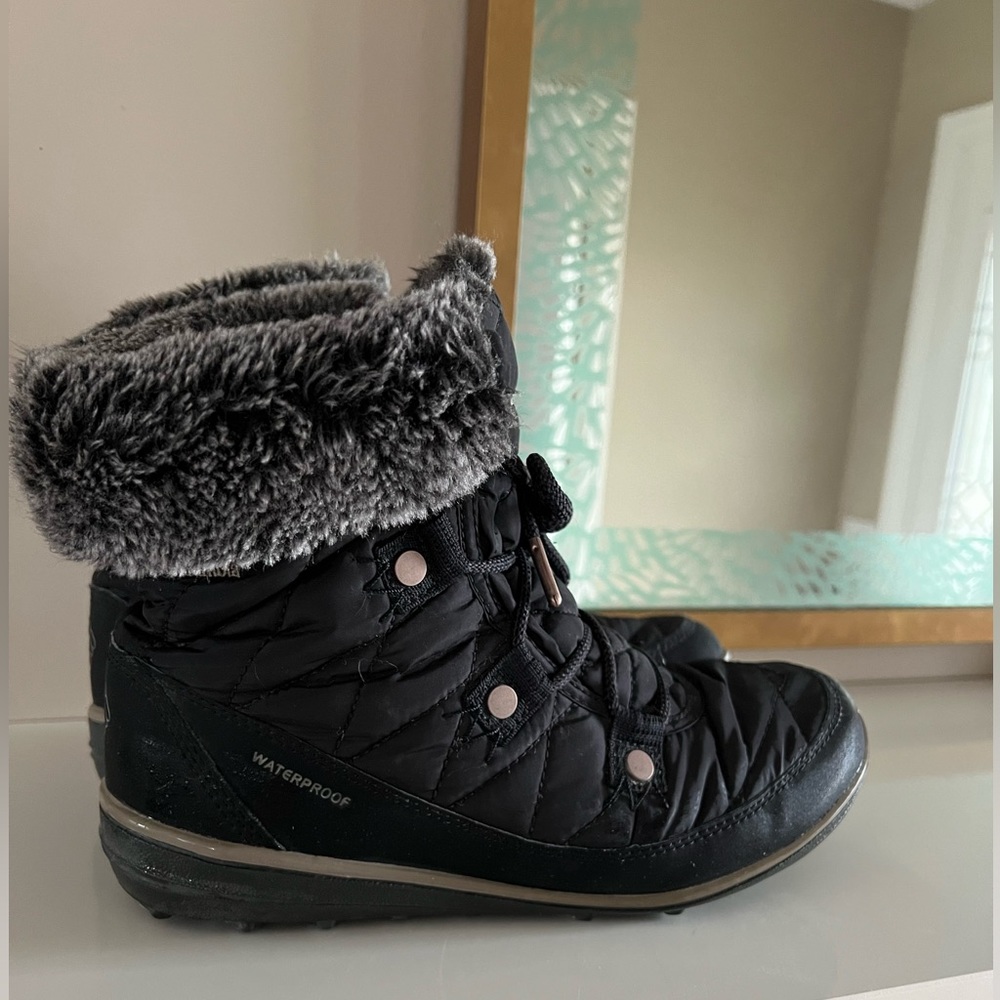 Columbia Women's Heavenly Shorty Omni-Heat Snow Boot: Size 8